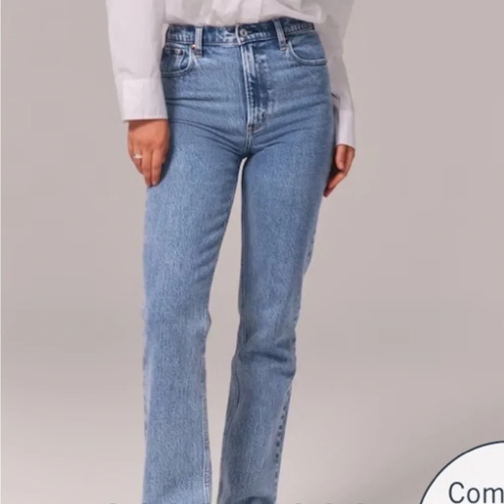 Classic Blue Women's Jeans - Picture 1 of 3